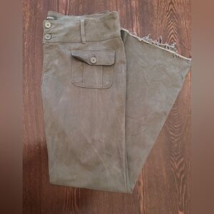 Wild fable low rise flare pants with open hem green size 10 women